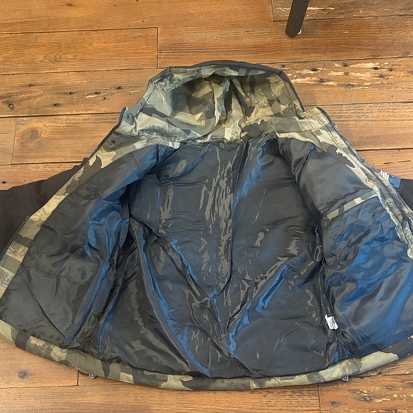 Naive Midnight Black Puffer Jacket with Camo Interior - Picture 4 of 5